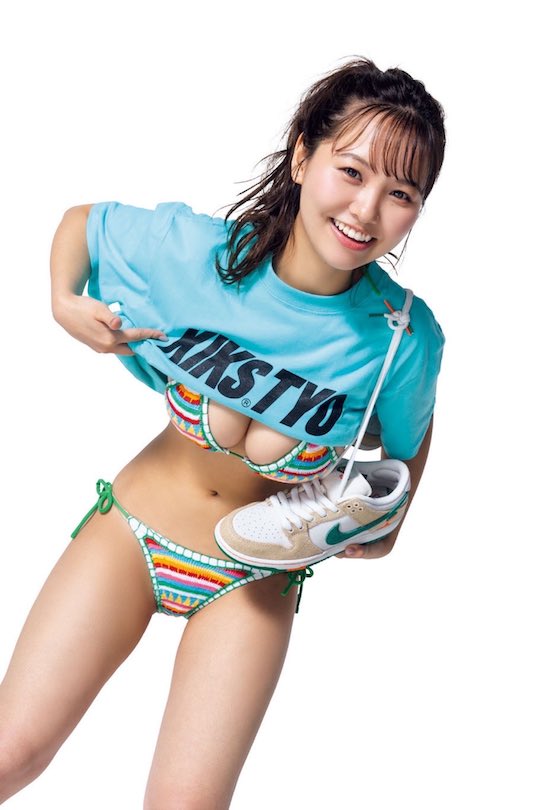 yuzuha hongo kiks tyo weekly-playboy sneaker tshirt japanese gravure idol collaboration