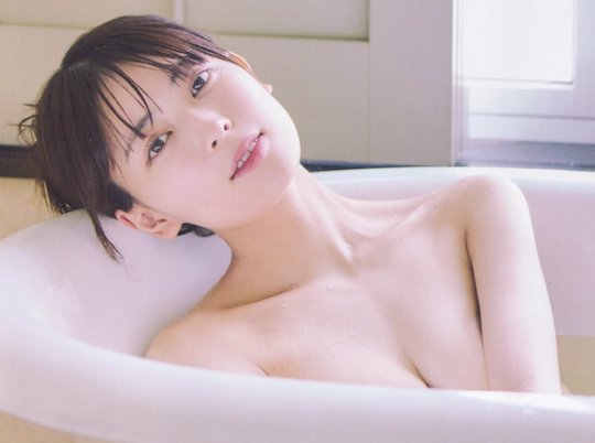 renka iwamoto nogizaka46 idol nude naked japanese photobook itazura na kaze mischievous wind